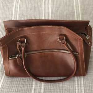 Dooney and Bourke ALTO BAG chestnut shade.